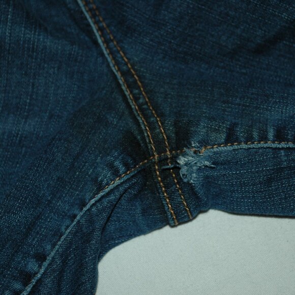 Torrid Boyfriend Jeans – Flaw - Medium Wash Stretch Denim Cropped Plus Size 18 - Picture 15 of 16